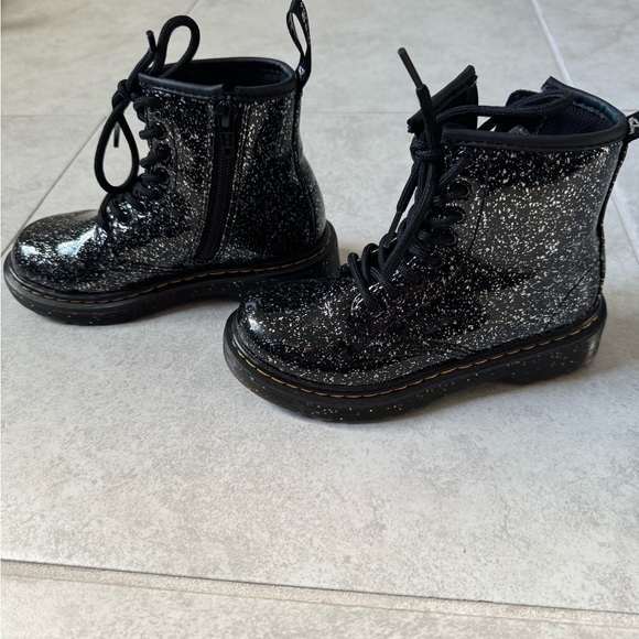 Kids Dr. Martens Sparkle boots. 1460 Lace up fashion boots with zipper side. - Picture 2 of 4